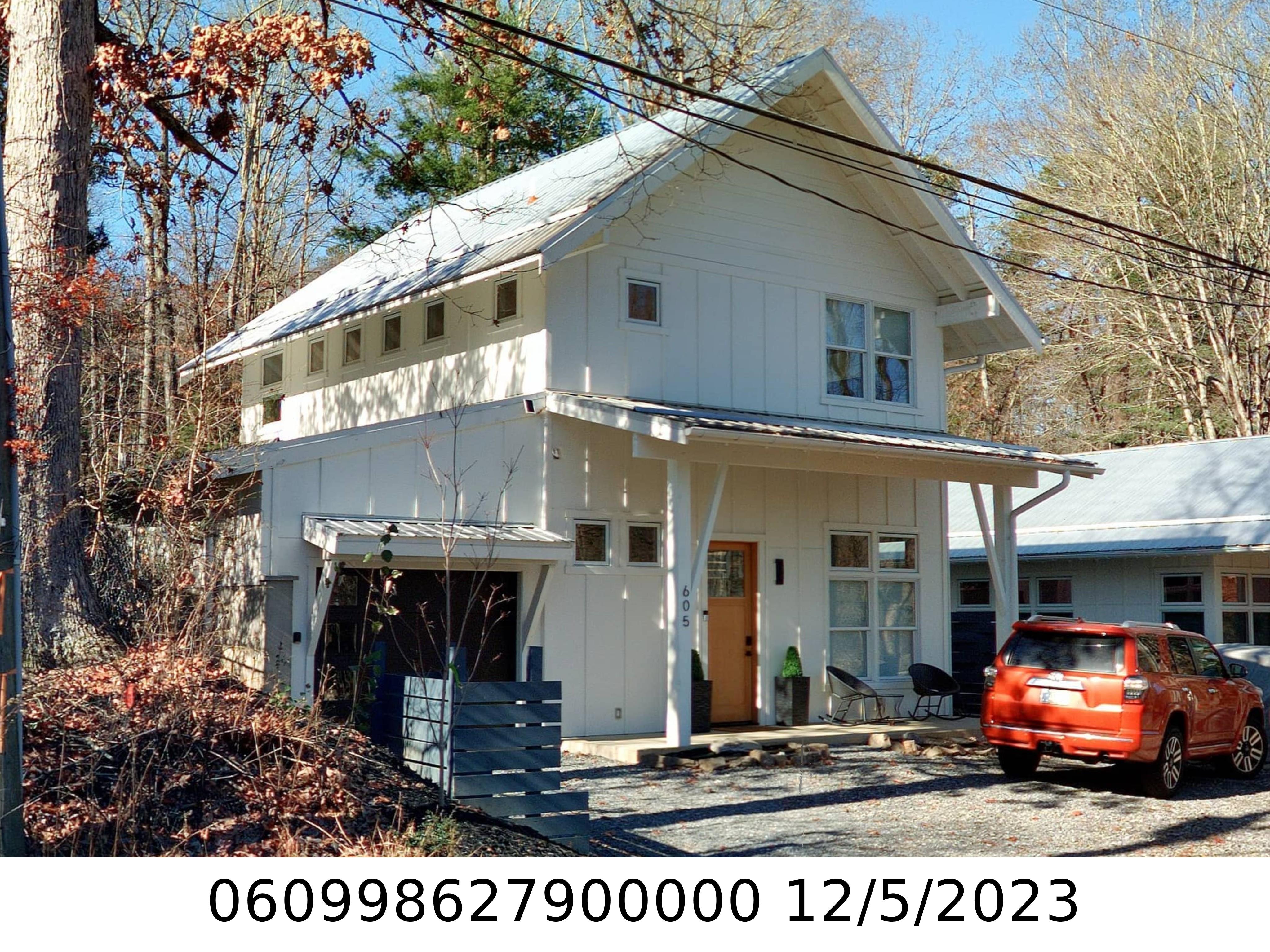 A picture of the property located at 605 HIAWASSEE AVE, BLACK MOUNTAIN NC 28711.