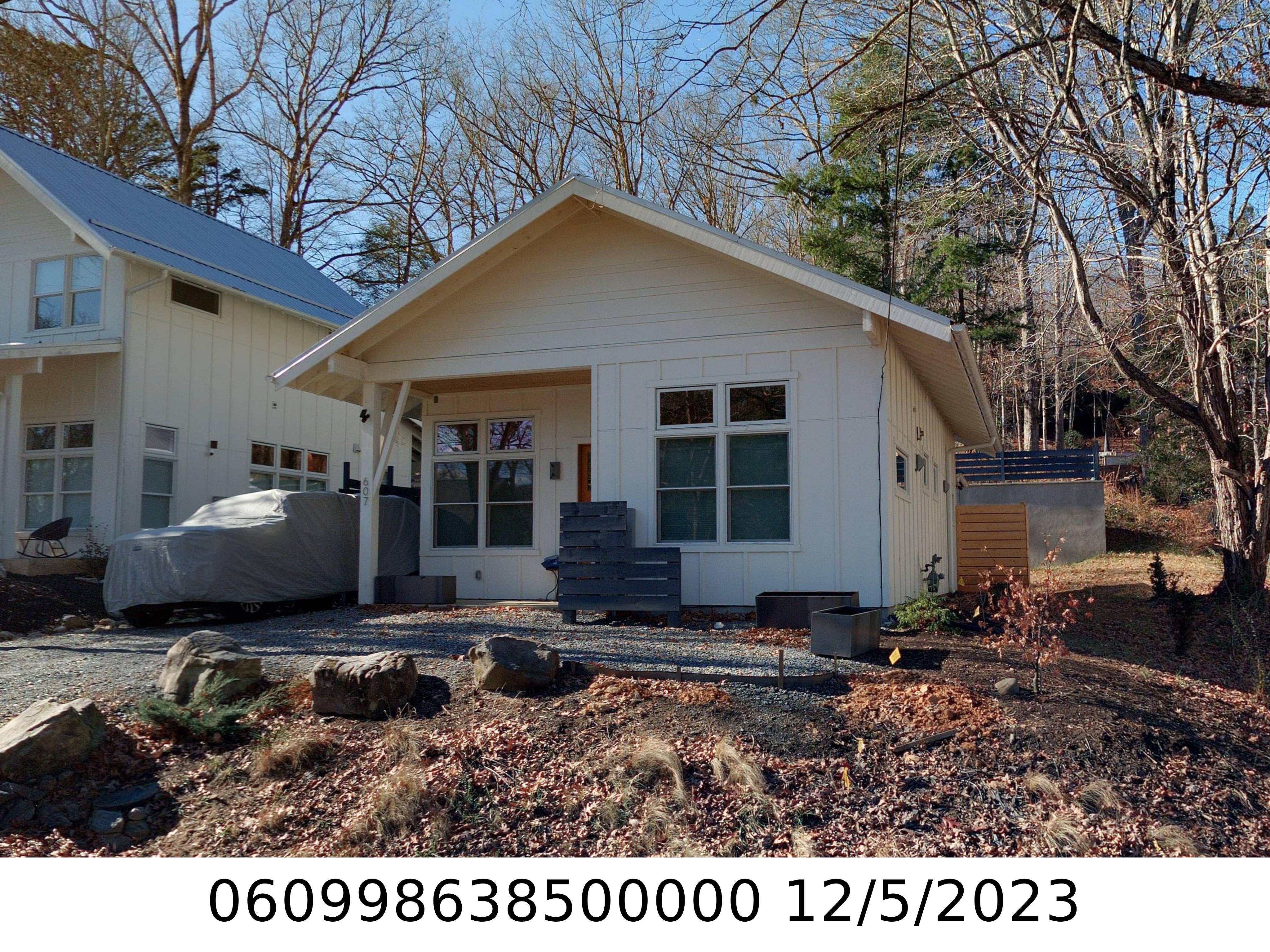 A picture of the property located at 607 HIAWASSEE AVE, BLACK MOUNTAIN NC 28711.