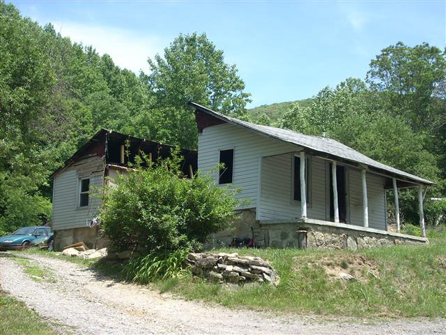 A picture of the property located at 124 OWENBY COVE RD, FAIRVIEW NC 28730.