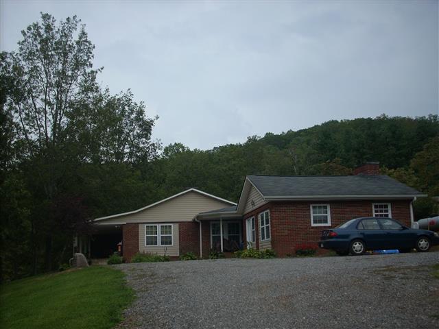A picture of the property located at 25 ALONZO LN, FAIRVIEW NC 28730.