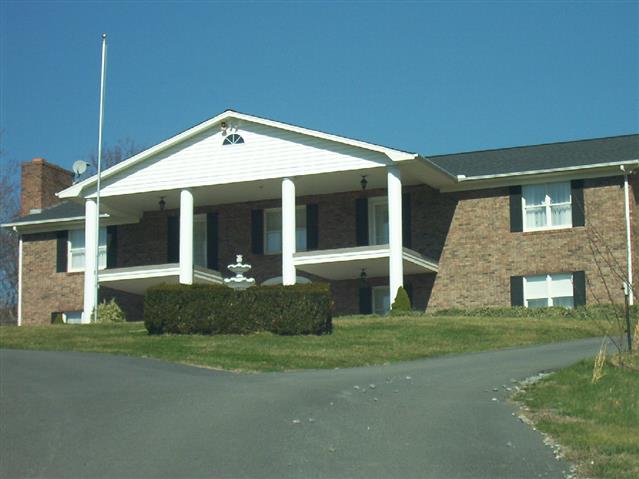 A picture of the property located at 40 LITTLETON HEIGHTS DR UNINCORPORATED.