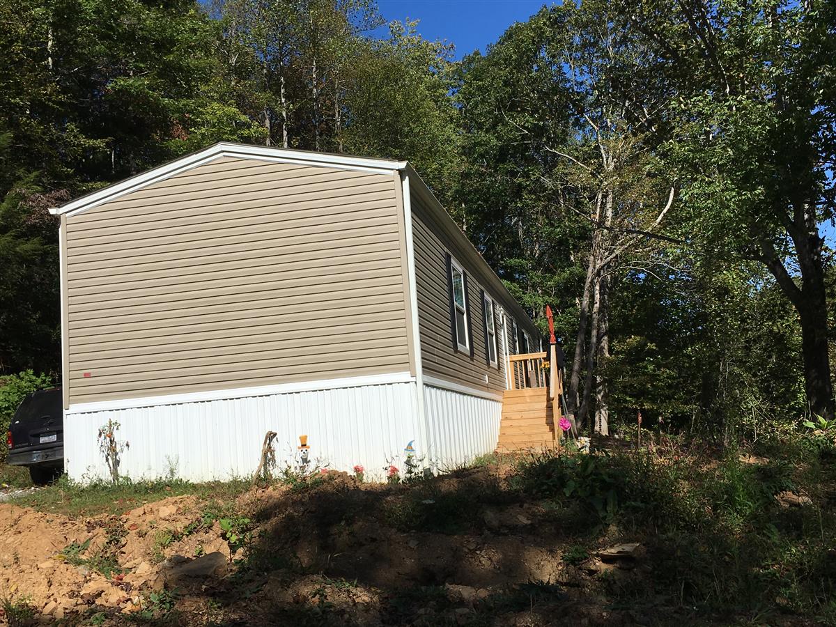 A picture of the property located at 109 FRANKLIN FAMILY CV, FAIRVIEW NC 28730.