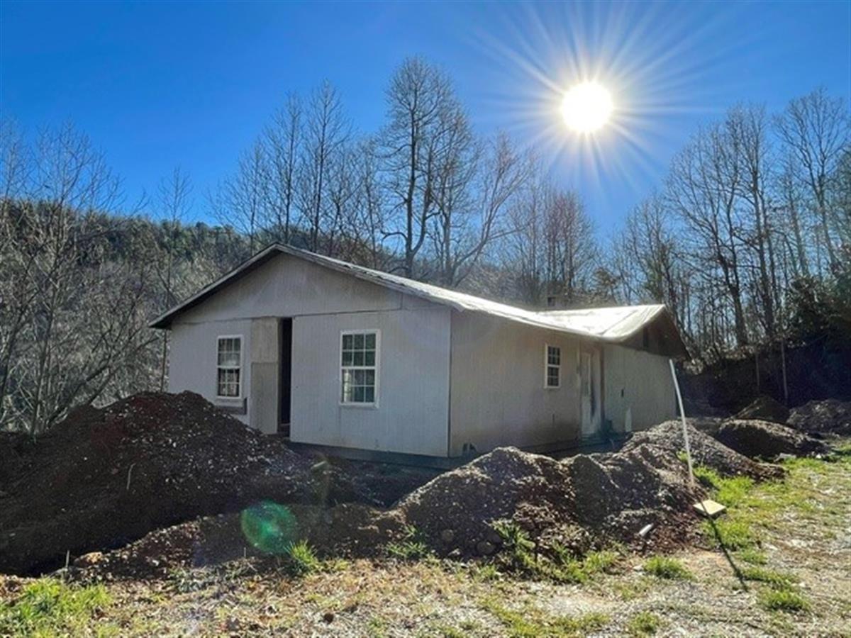 A picture of the property located at 23 CRAIG CIR, FAIRVIEW NC 28730.