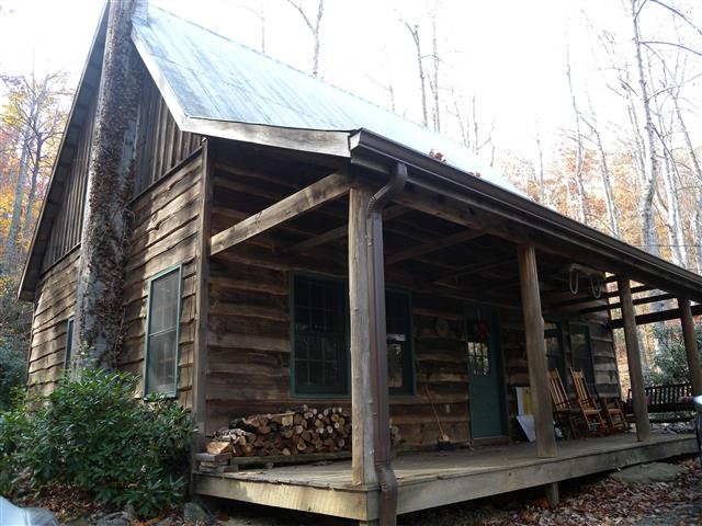 A picture of the property located at 107 CHESTNUT HILL RD, BLACK MOUNTAIN NC 28711.