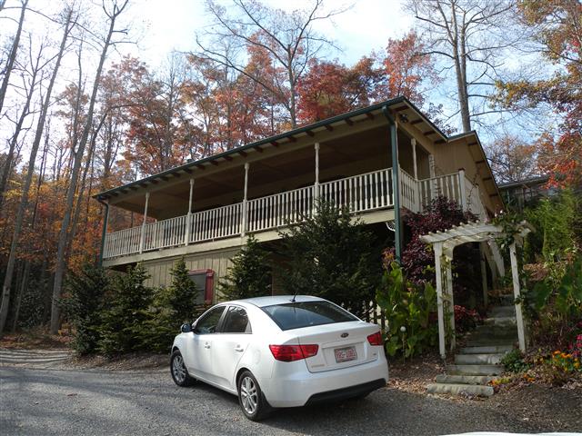 A picture of the property located at 103 CHESTNUT HILL RD, BLACK MOUNTAIN NC 28711.