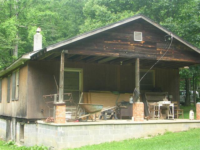 A picture of the property located at 11 BIGGS DR, BLACK MOUNTAIN NC 28711.