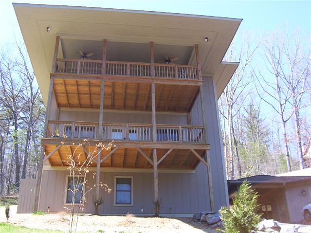 A picture of the property located at 104 PEARSON LN, BLACK MOUNTAIN NC 28711.