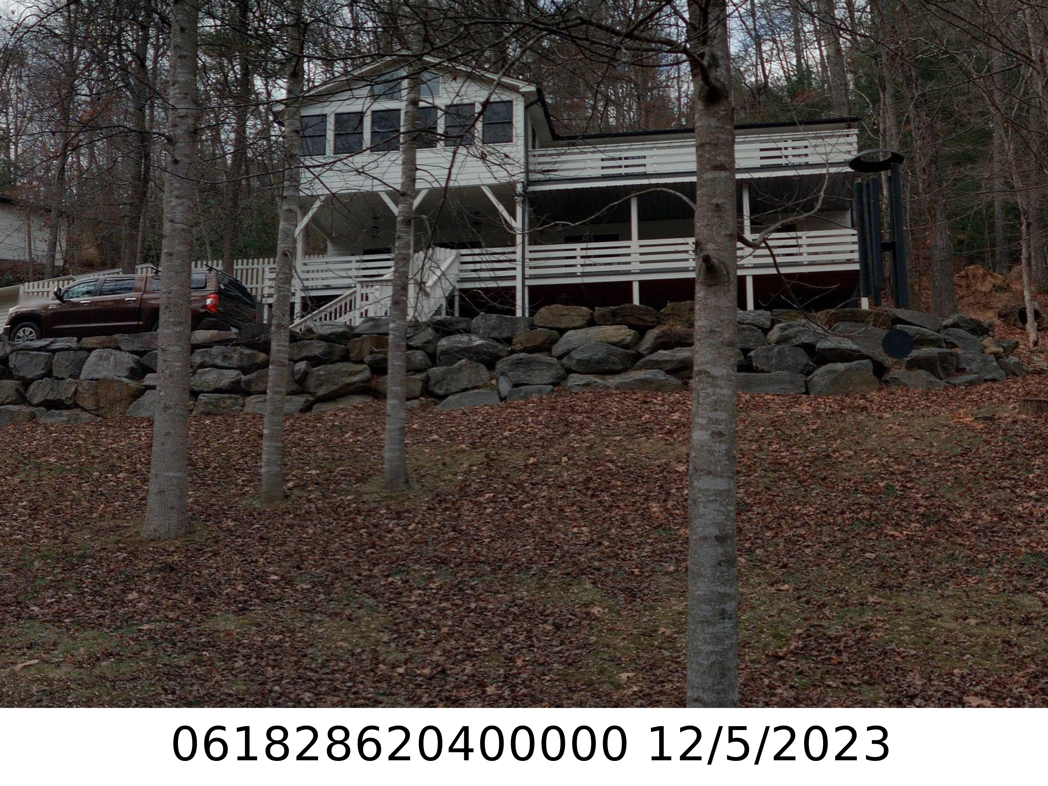 A picture of the property located at 100 PEARSON LN, BLACK MOUNTAIN NC 28711.