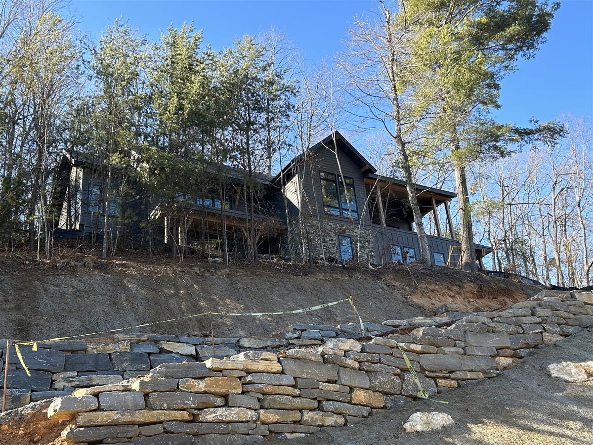 A picture of the property located at 11 OLD GREYBEARD LOOP, BLACK MOUNTAIN NC 28711.