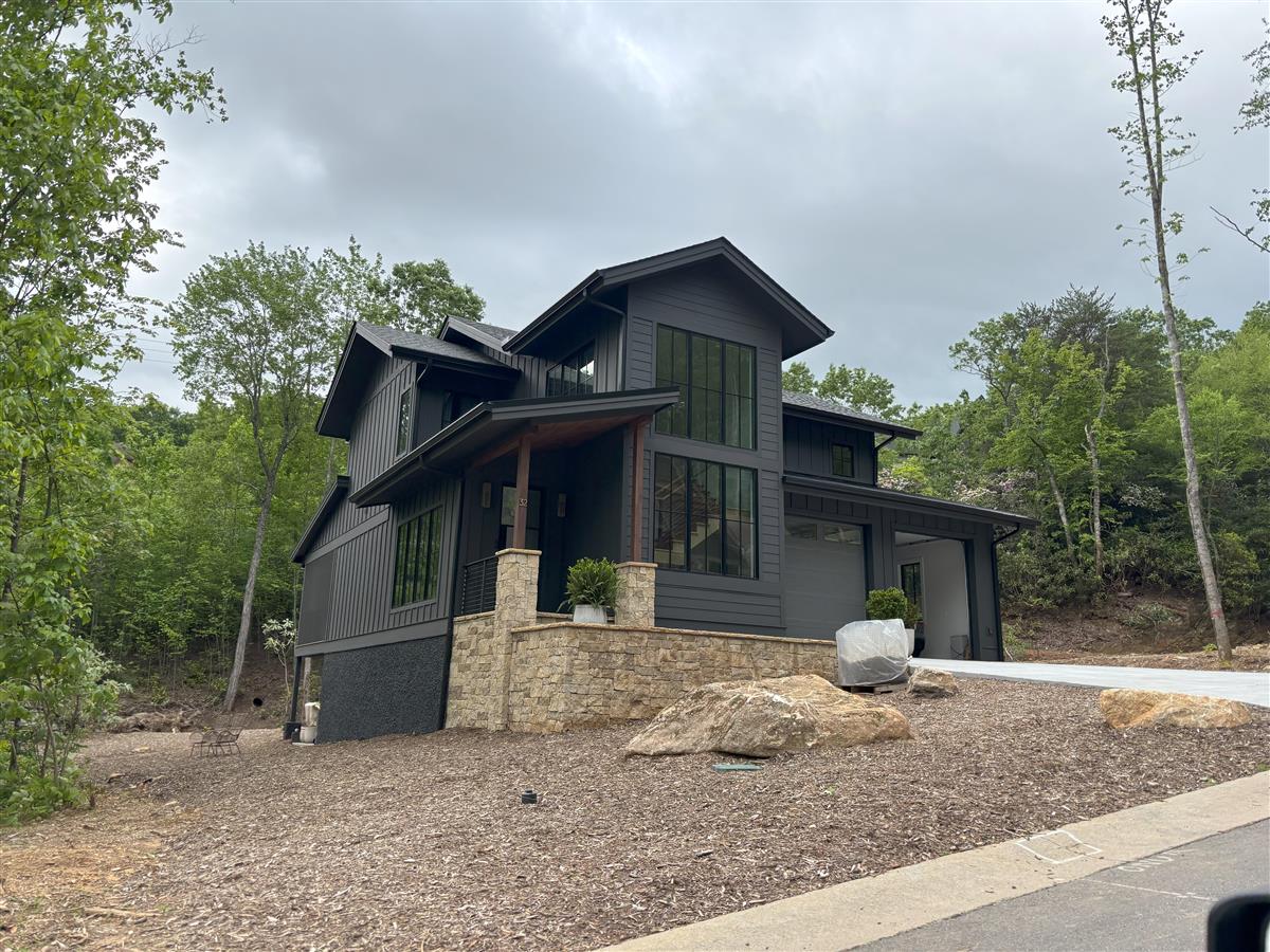 A picture of the property located at 29 OLD LAFAYETTE LN, BLACK MOUNTAIN NC 28711.