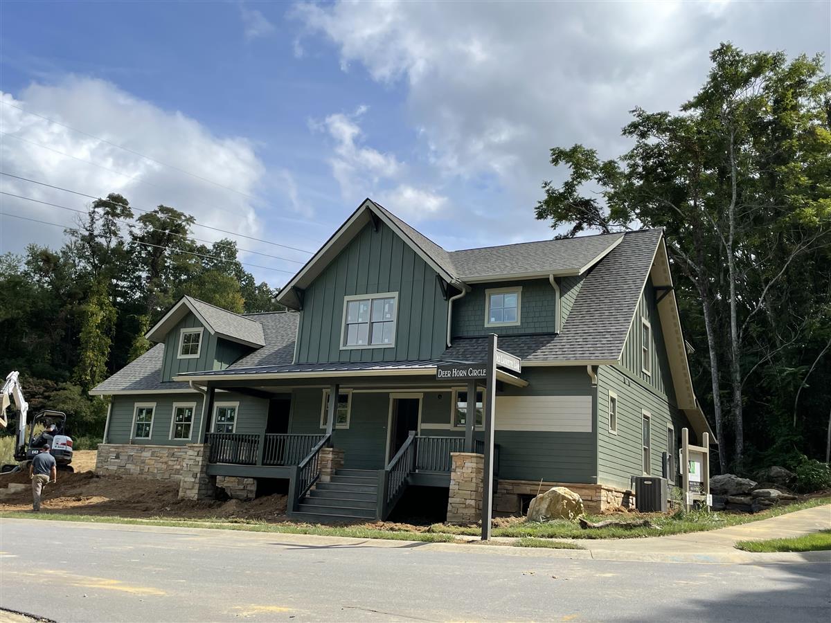 A picture of the property located at 3 DEER HORN CIR, BLACK MOUNTAIN NC 28711.
