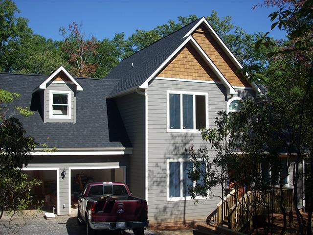 A picture of the property located at 15 KNOLL HILL LN, BLACK MOUNTAIN NC 28711.