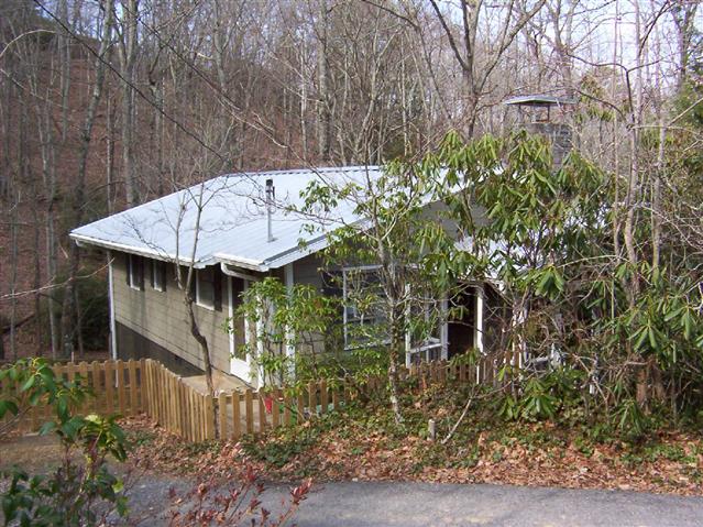 A picture of the property located at 10 RHODODENDRON RD, BLACK MOUNTAIN NC 28711.