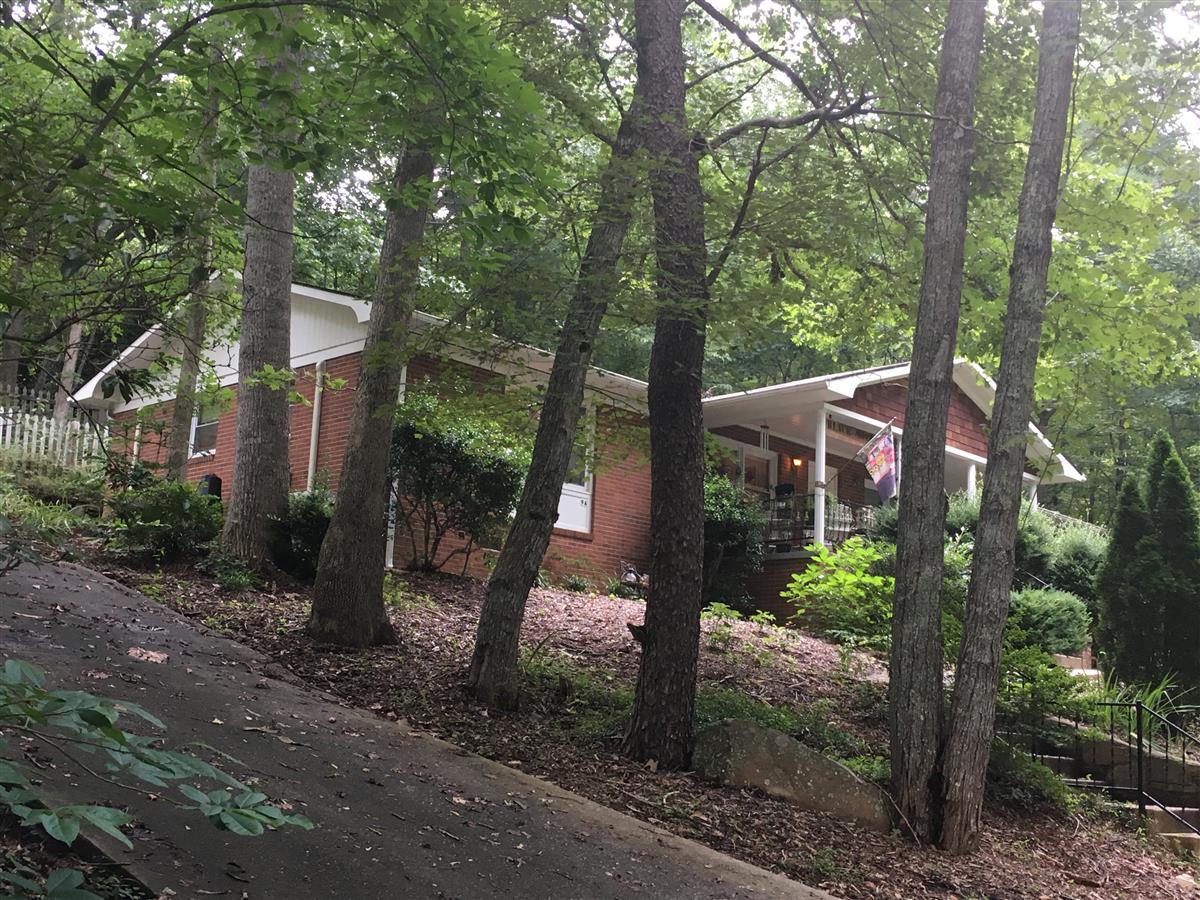 A picture of the property located at 9 TREE CANOPY LN, BLACK MOUNTAIN NC 28711.