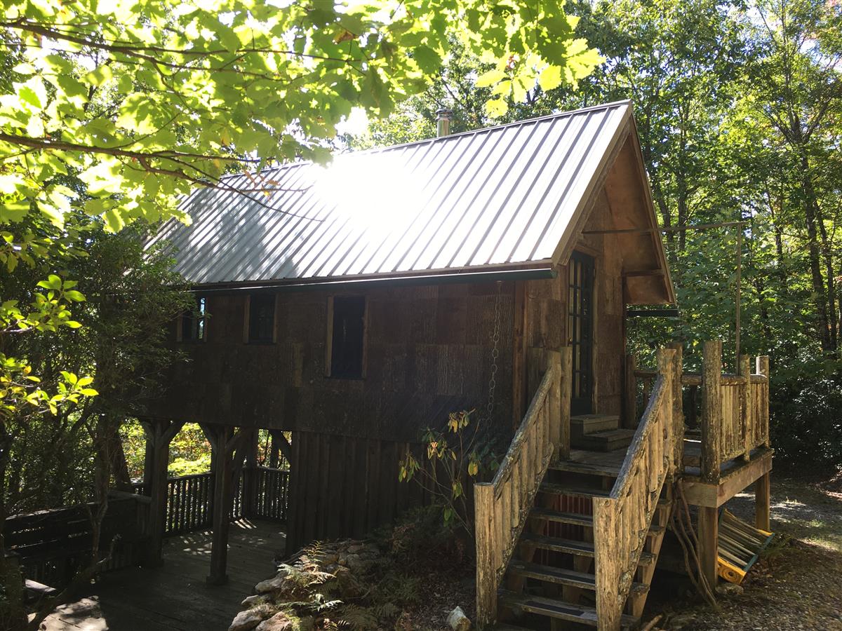 A picture of the property located at 231 MILLER COVE RD, BLACK MOUNTAIN NC 28711.