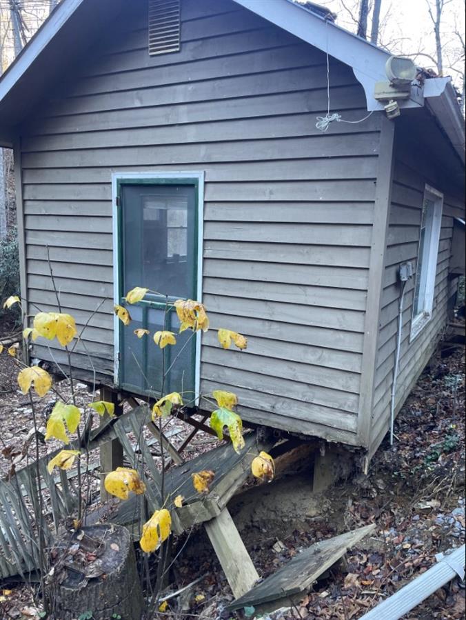 A picture of the property located at 10 CANOPY LN, BLACK MOUNTAIN NC 28711.