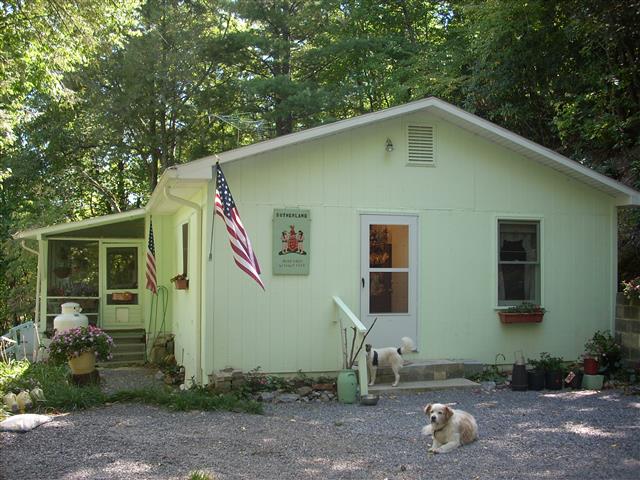 A picture of the property located at 11 CANOPY LN, BLACK MOUNTAIN NC 28711.