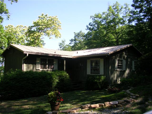 A picture of the property located at 10 GLENCAIRN HTS, BLACK MOUNTAIN NC 28711.