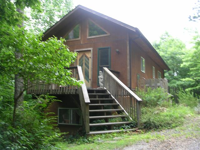 A picture of the property located at 190 TESSIE LN, BLACK MOUNTAIN NC 28711.