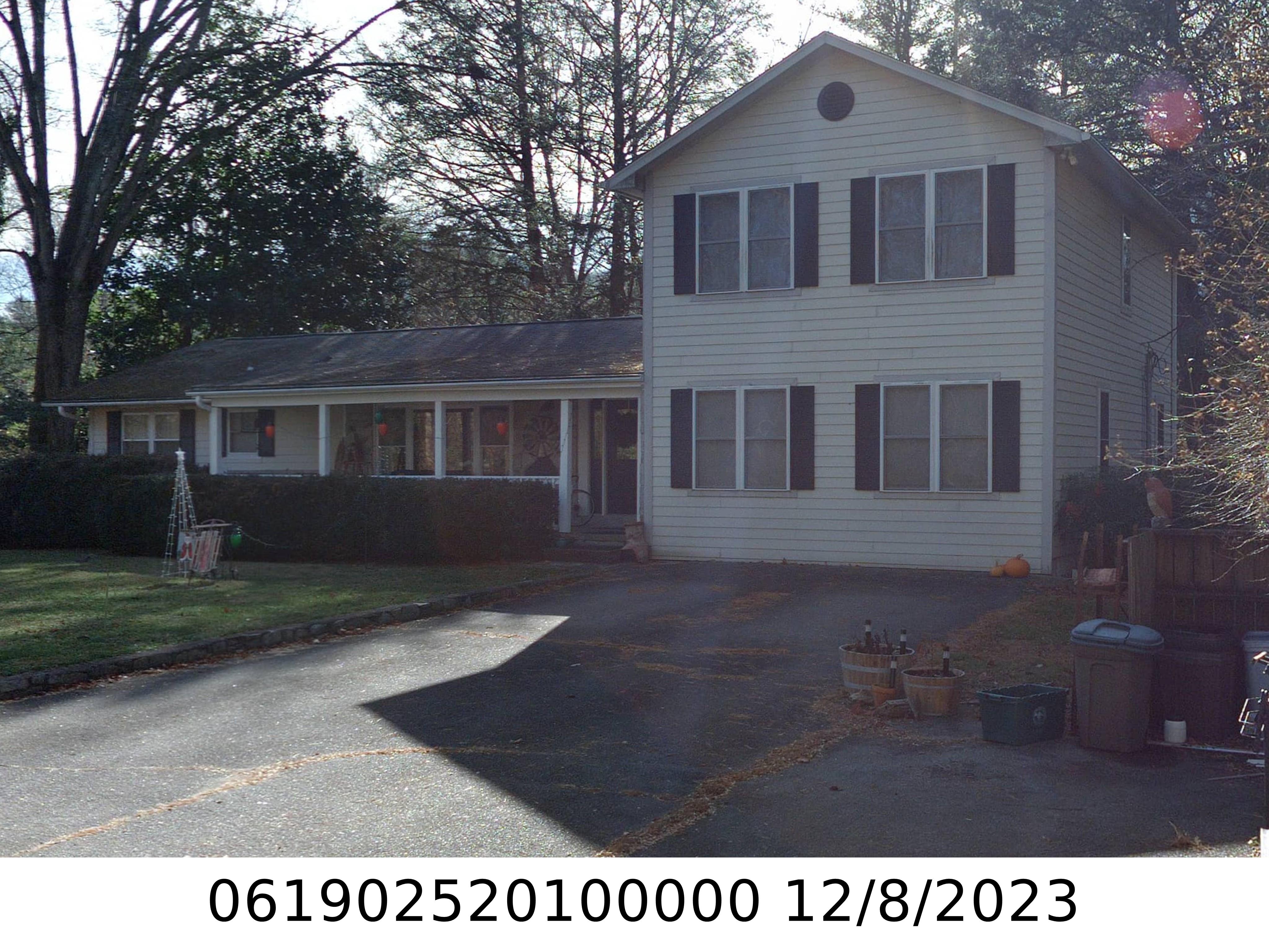 A picture of the property located at 105 BRIERBROOK RD, BLACK MOUNTAIN NC 28711.