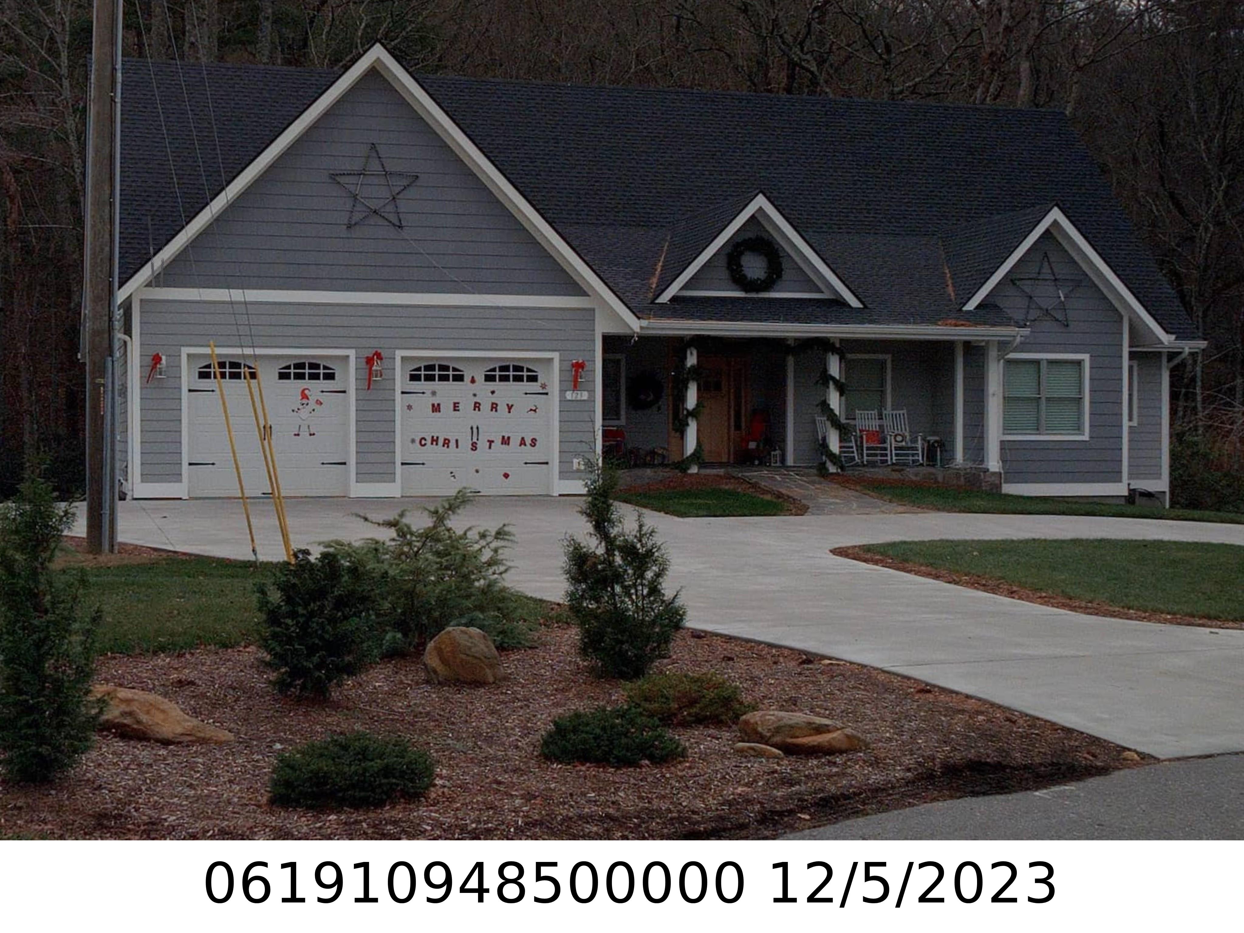 A picture of the property located at 123 WHITE OAK CIR, BLACK MOUNTAIN NC 28711.