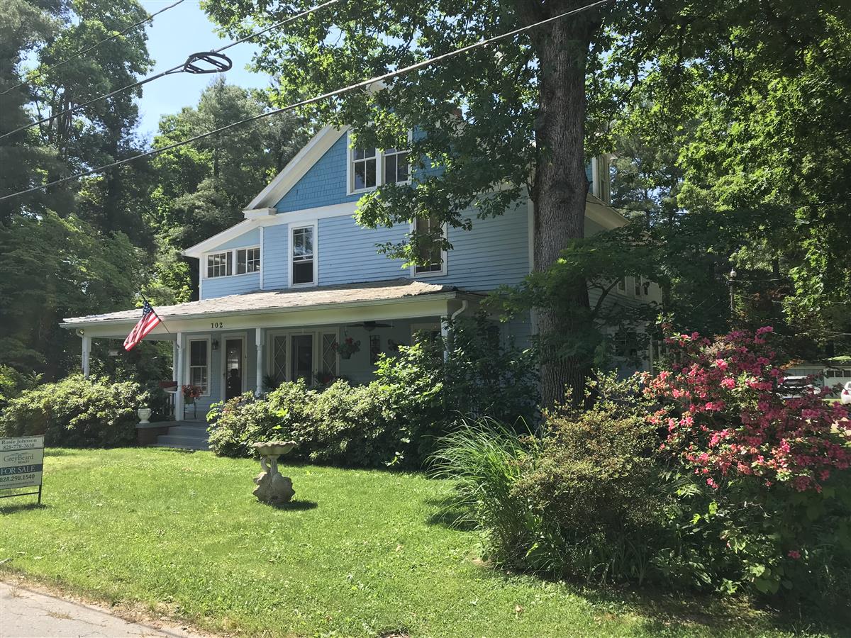 A picture of the property located at 102 TERRY ESTATE DR, BLACK MOUNTAIN NC 28711.