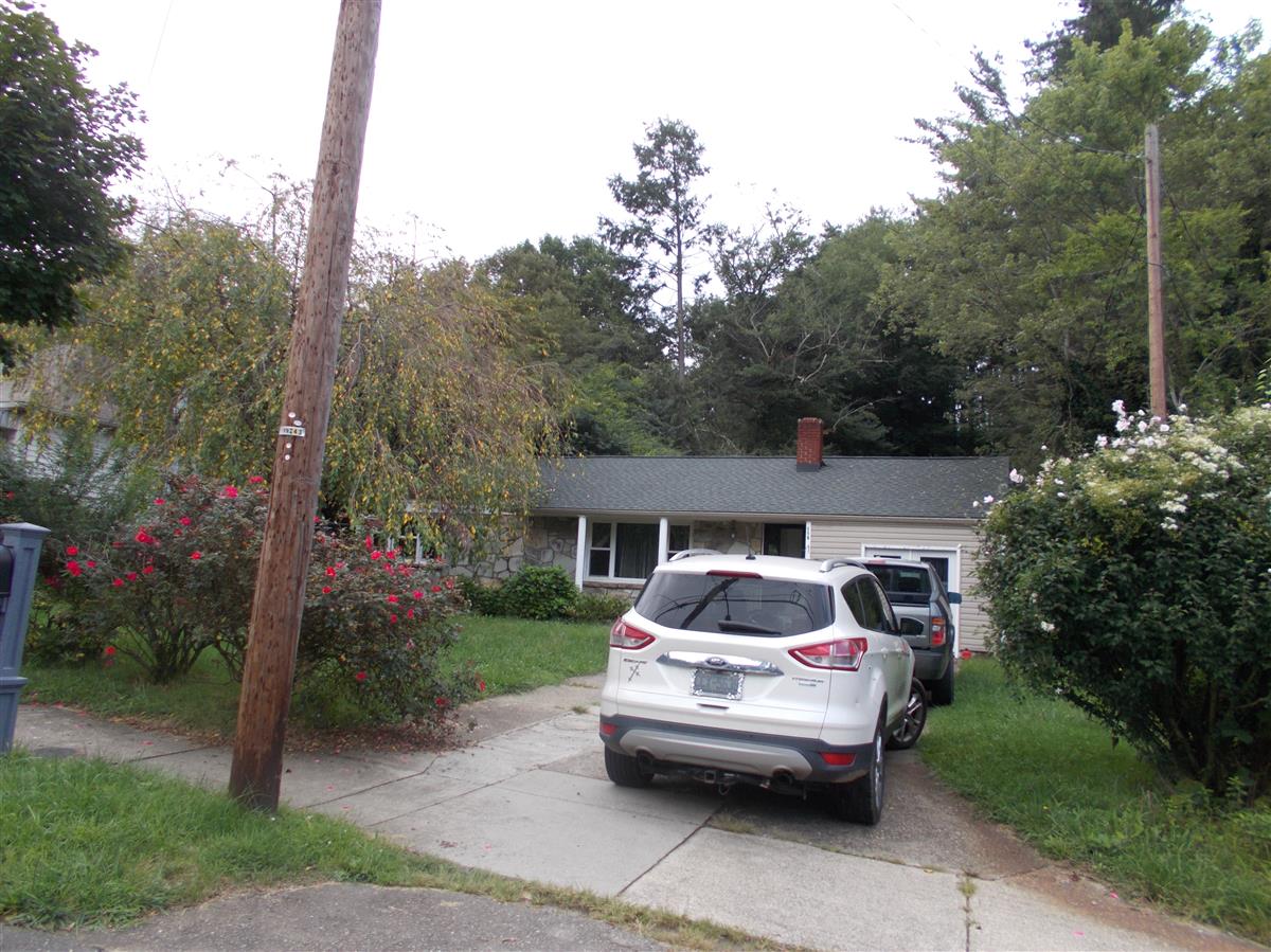 A picture of the property located at 119 VANCE AVE, BLACK MOUNTAIN NC 28711.