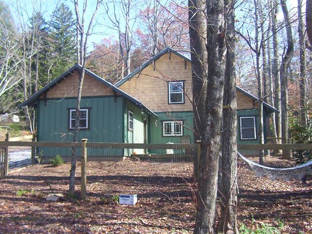 A picture of the property located at 115 CRAGMONT RD, BLACK MOUNTAIN NC 28711.