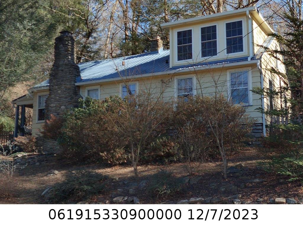 A picture of the property located at 120 CRAGMONT RD, BLACK MOUNTAIN NC 28711.
