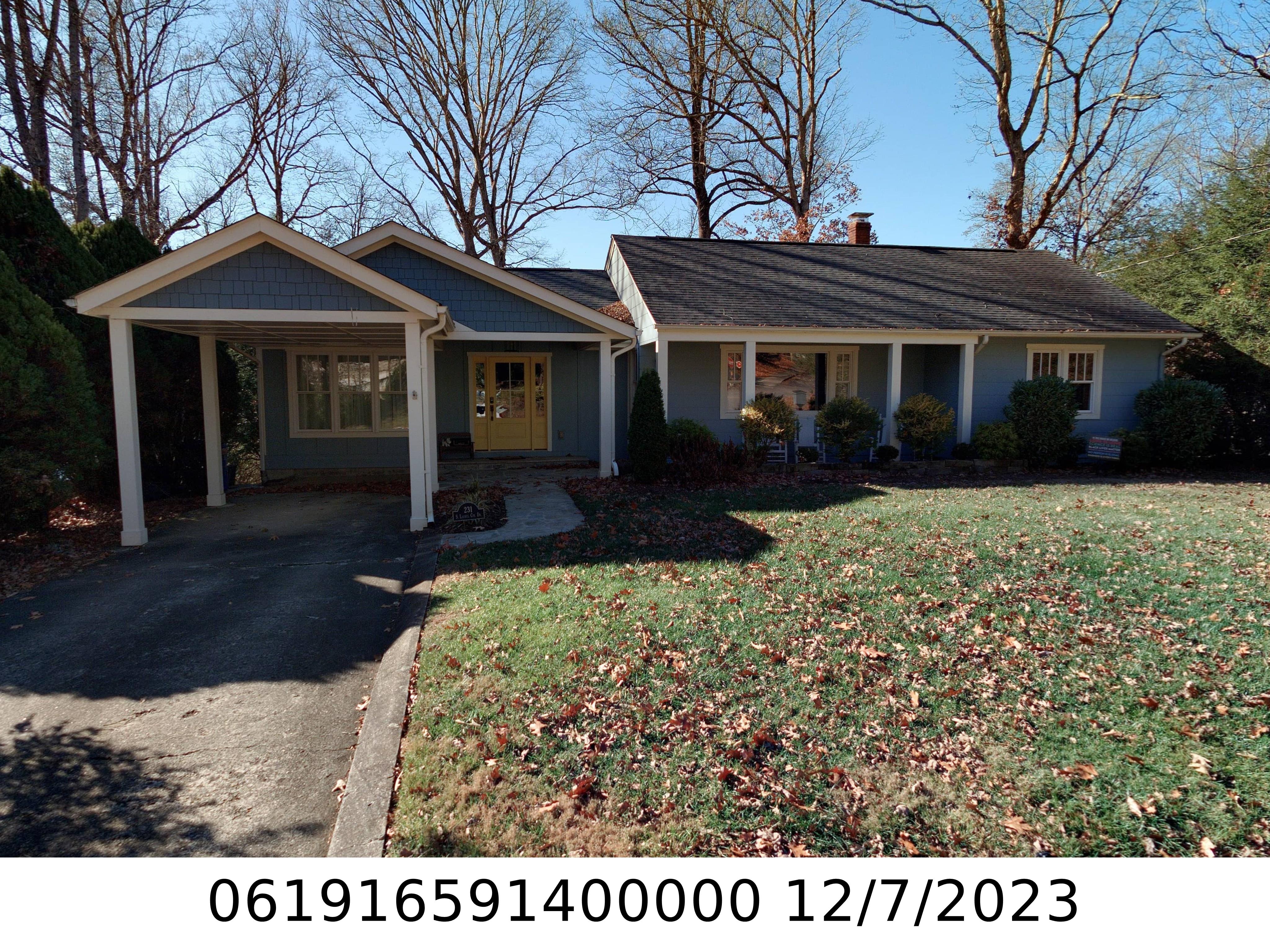 A picture of the property located at 231 S LAUREL CIR, BLACK MOUNTAIN NC 28711.