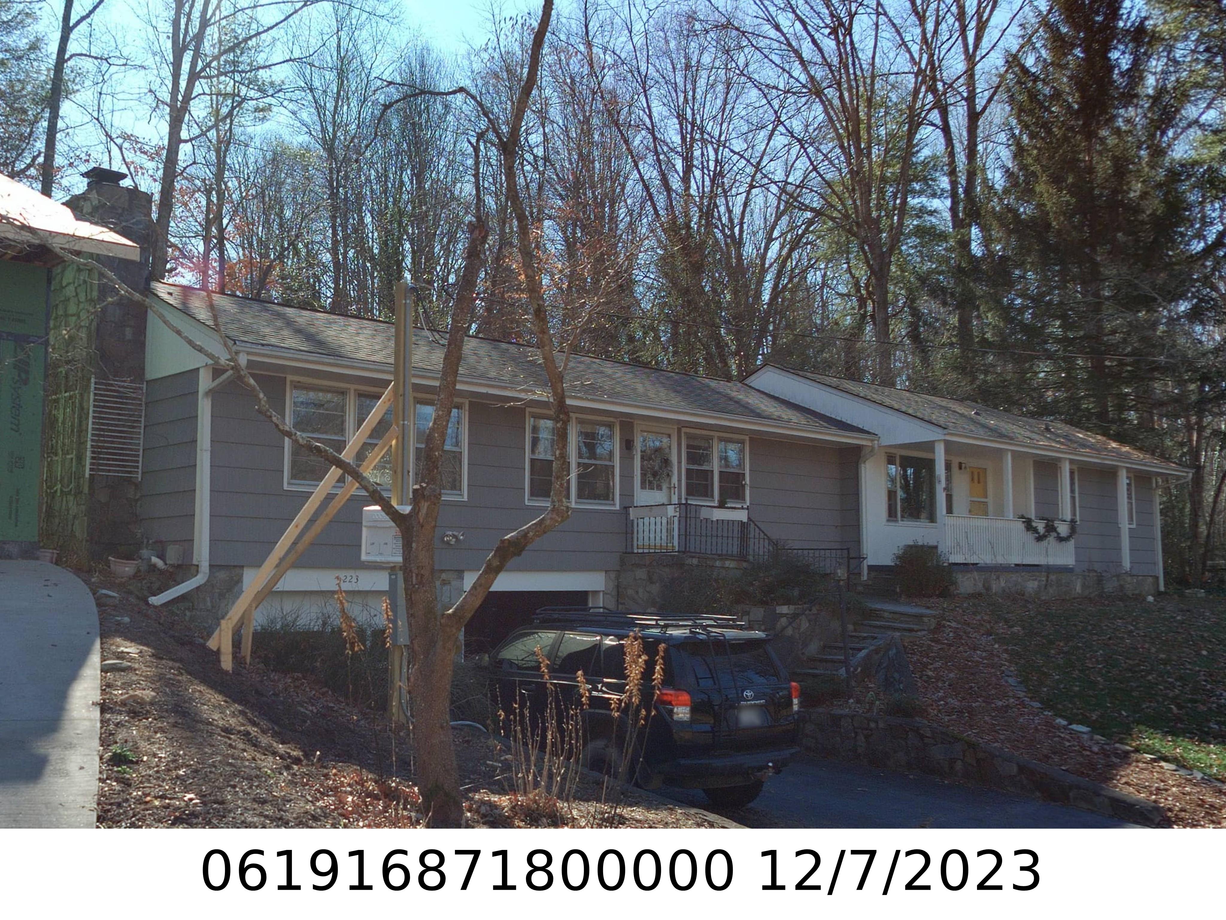 A picture of the property located at 223 S LAUREL CIR, BLACK MOUNTAIN NC 28711.