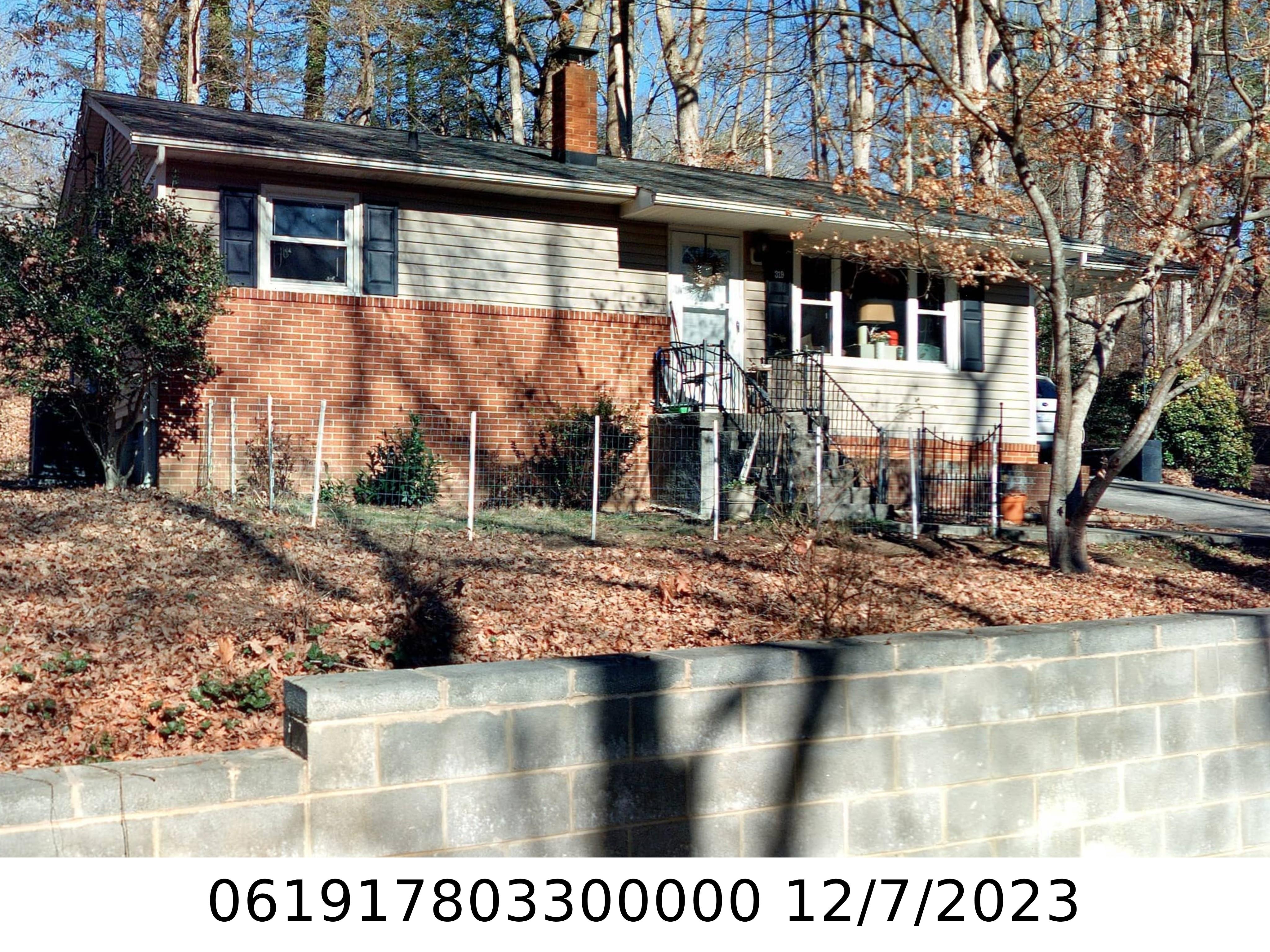 A picture of the property located at 319 CIRCLE LN, BLACK MOUNTAIN NC 28711.