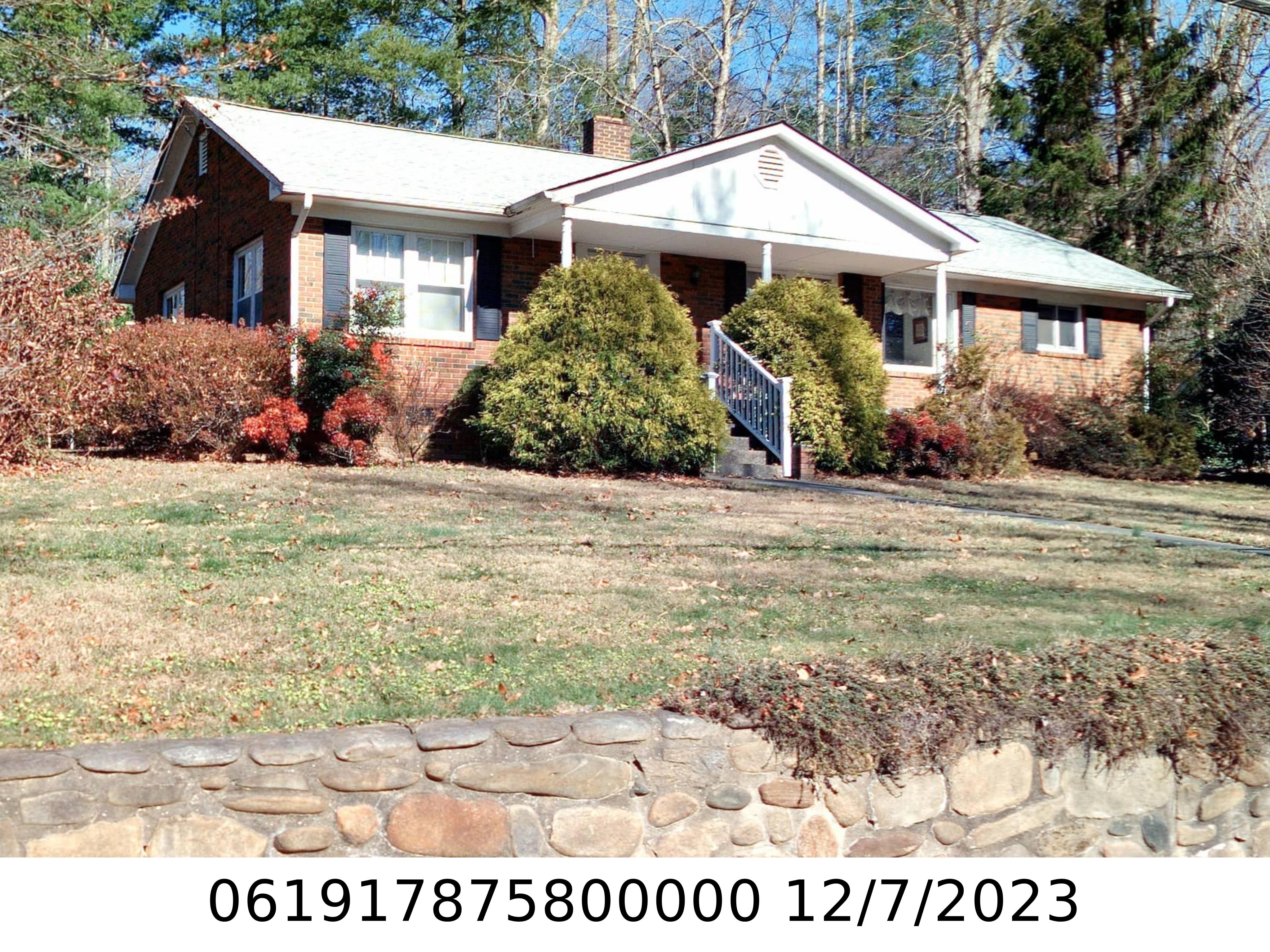 A picture of the property located at 116 OAKLAND DR, BLACK MOUNTAIN NC 28711.