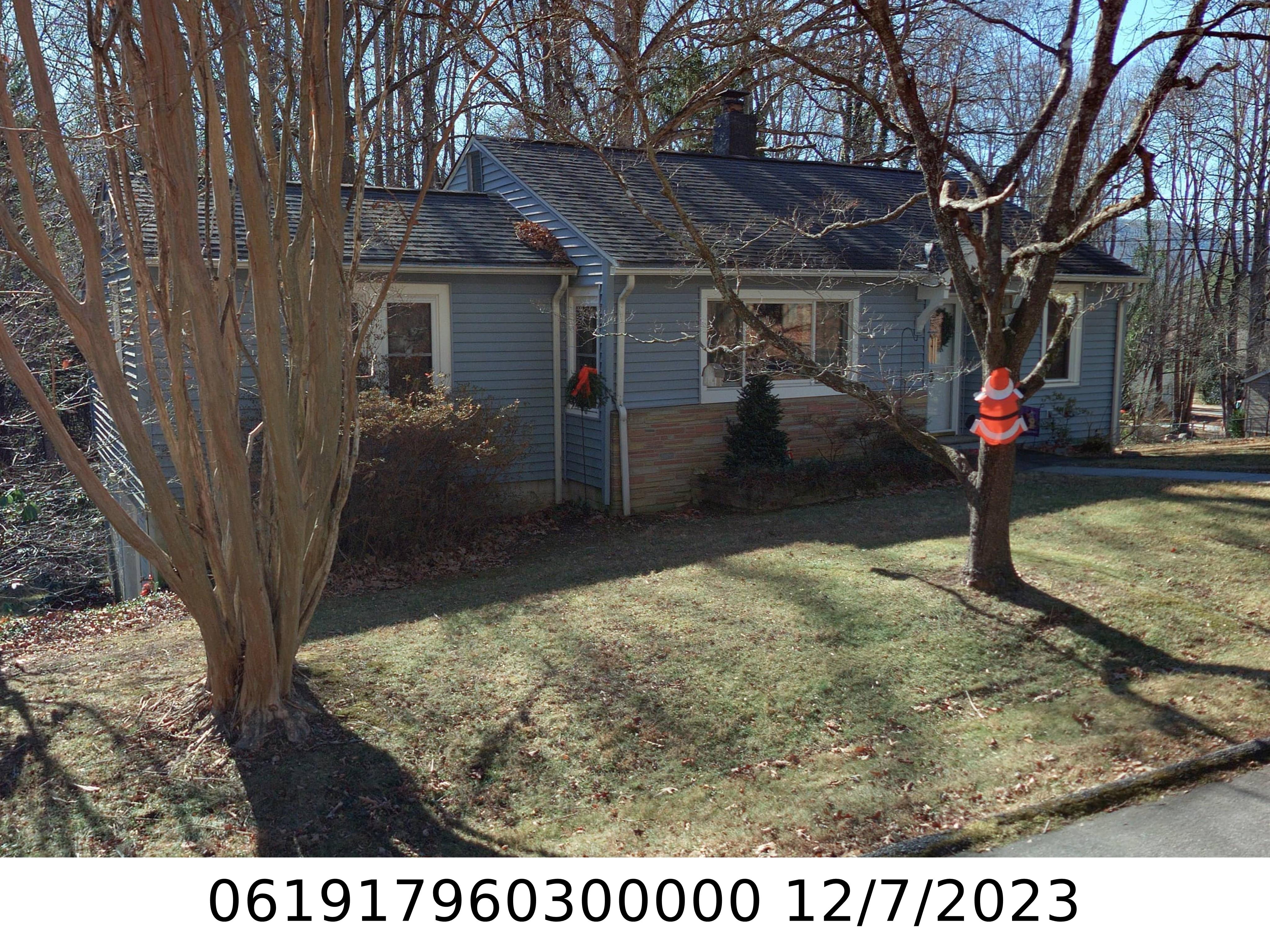 A picture of the property located at 103 OAKLAND DR, BLACK MOUNTAIN NC 28711.