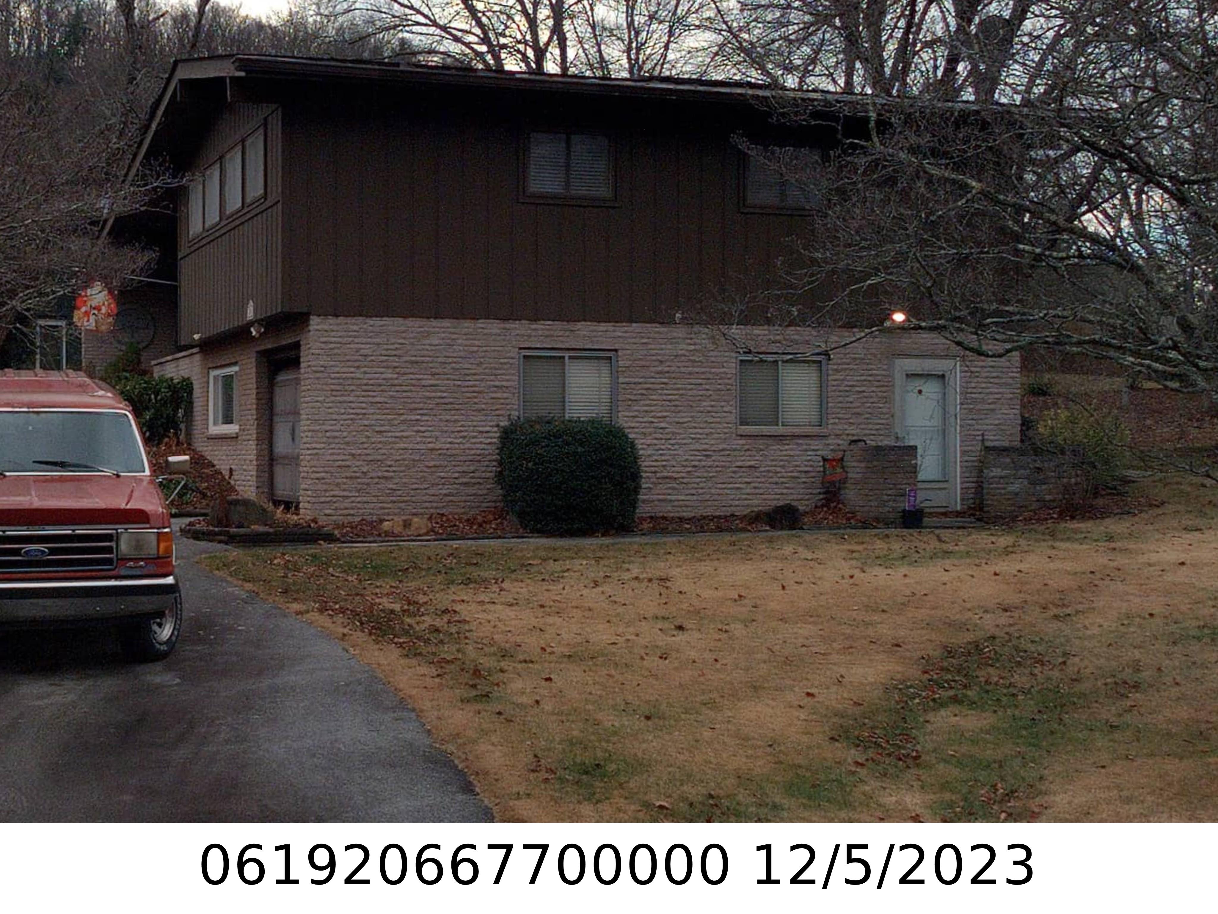A picture of the property located at 200 DOGWOOD LN, BLACK MOUNTAIN NC 28711.