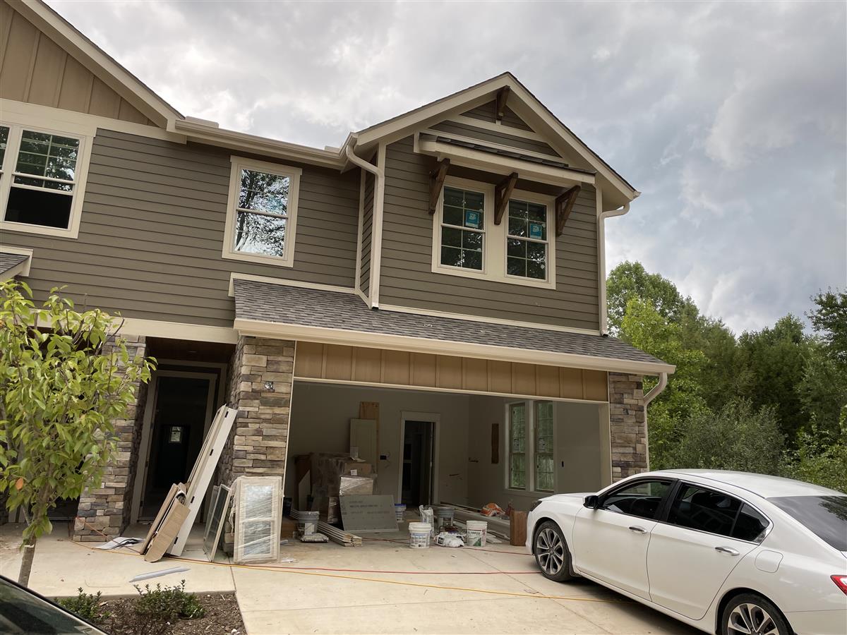 A picture of the property located at 572 SWEET BIRCH PARK LN, BLACK MOUNTAIN NC 28711.