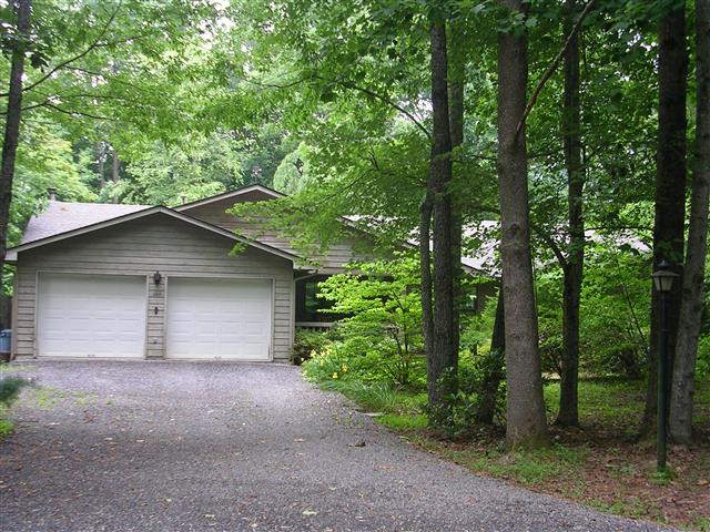 A picture of the property located at 106 MEADOWBROOK DR, BLACK MOUNTAIN NC 28711.
