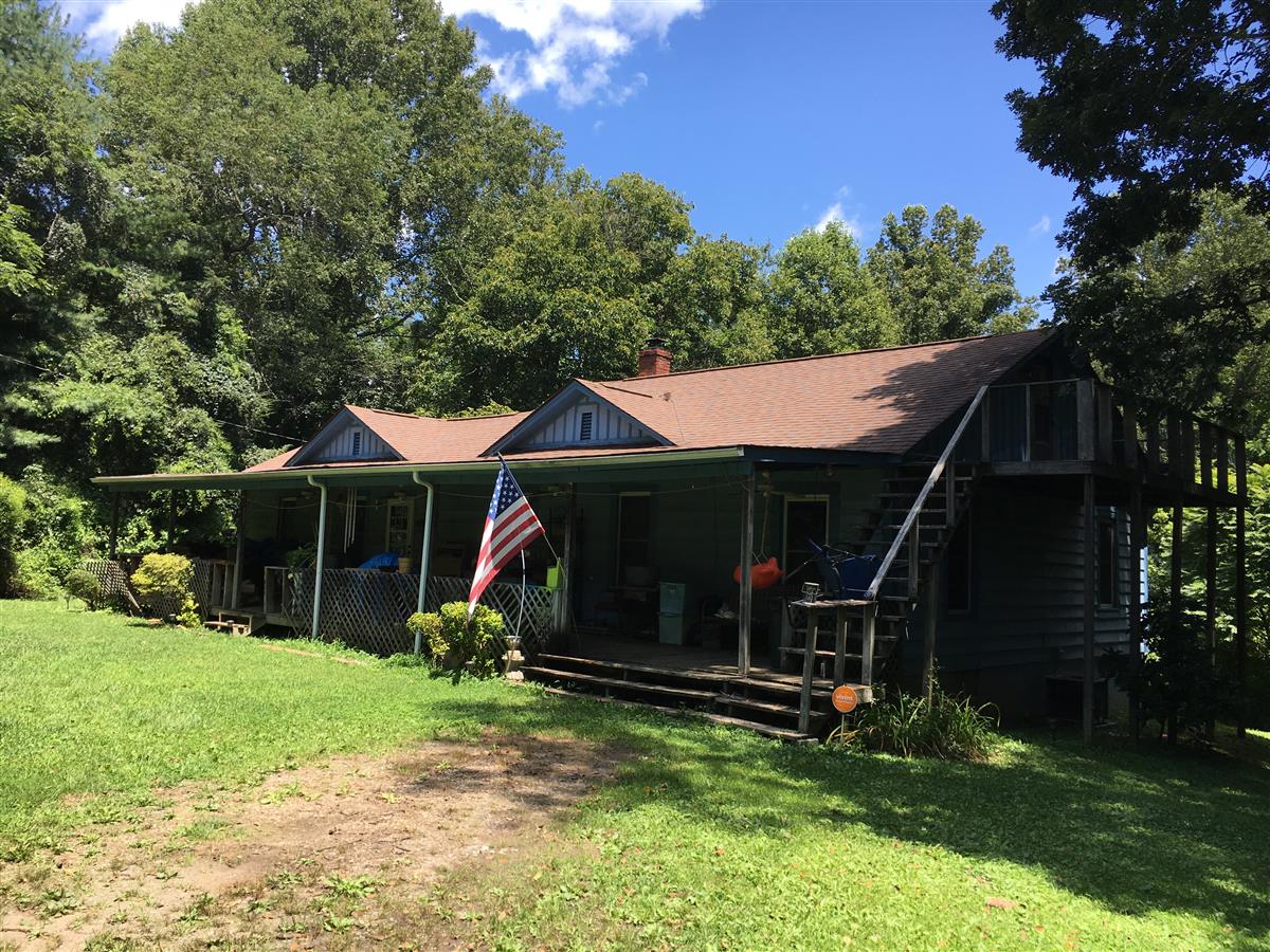 A picture of the property located at 52 PATRICK LN, BLACK MOUNTAIN NC 28711.