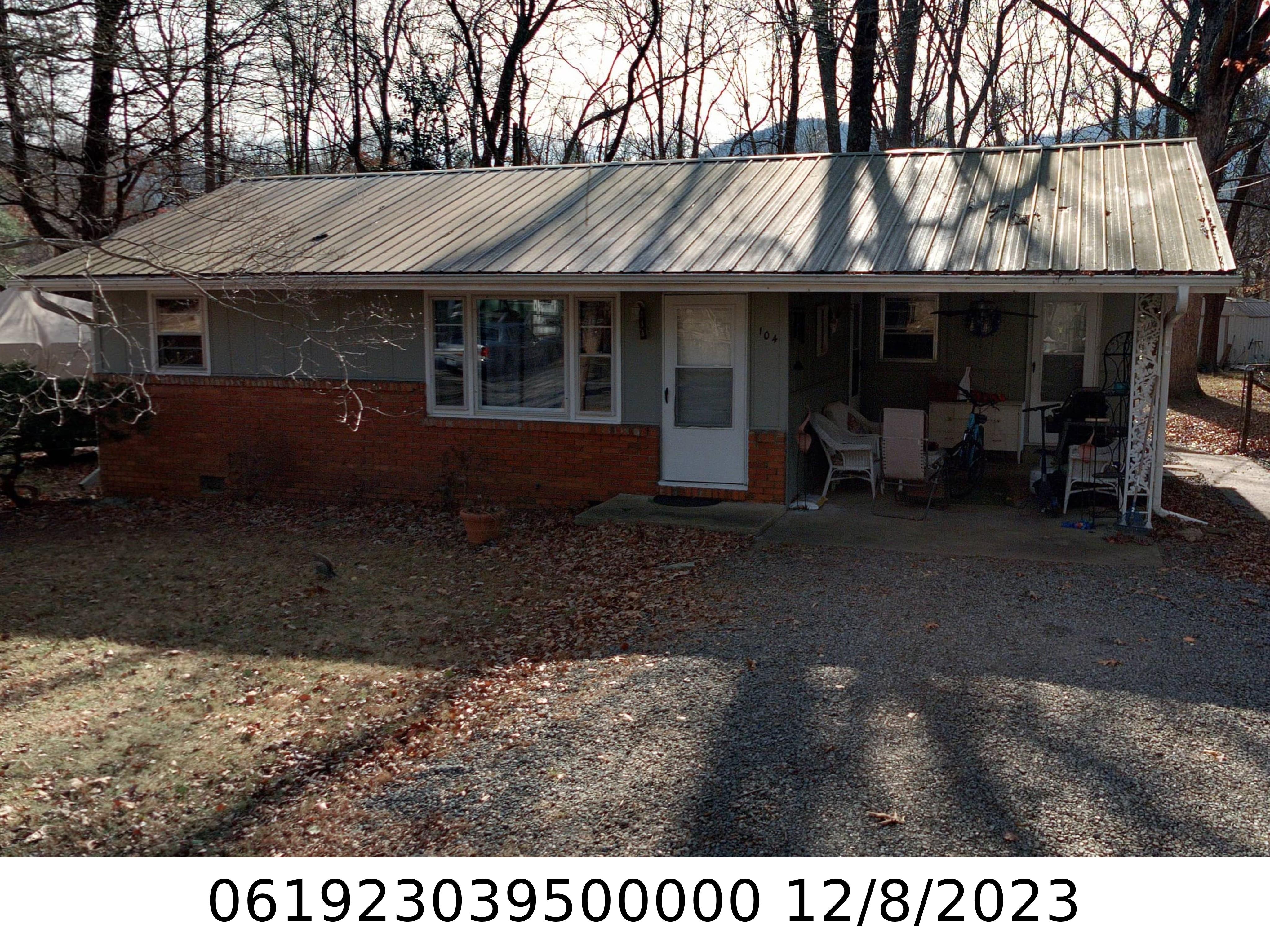 A picture of the property located at 104 DILLING AVE, BLACK MOUNTAIN NC 28711.