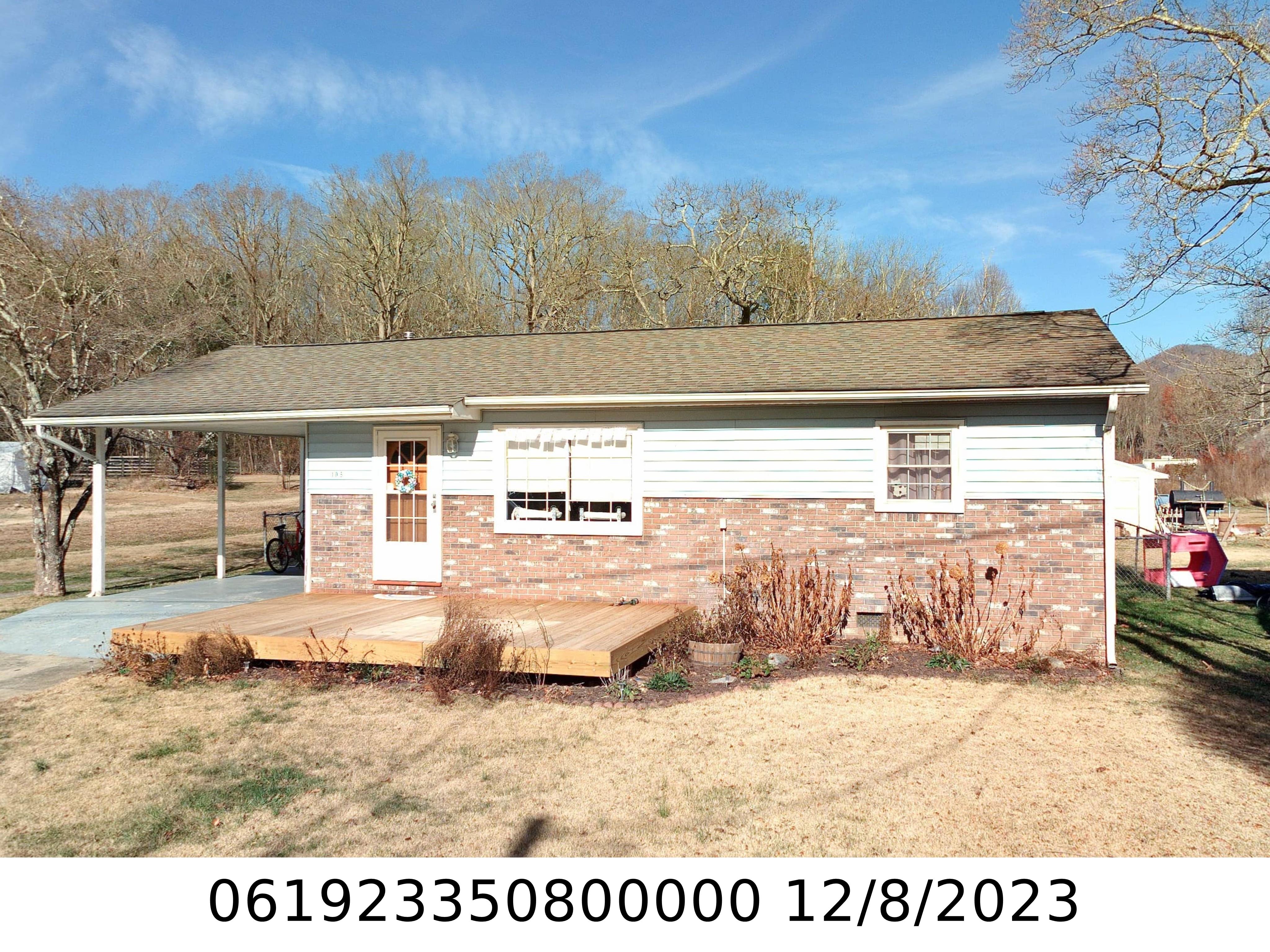 A picture of the property located at 105 DILLING AVE, BLACK MOUNTAIN NC 28711.