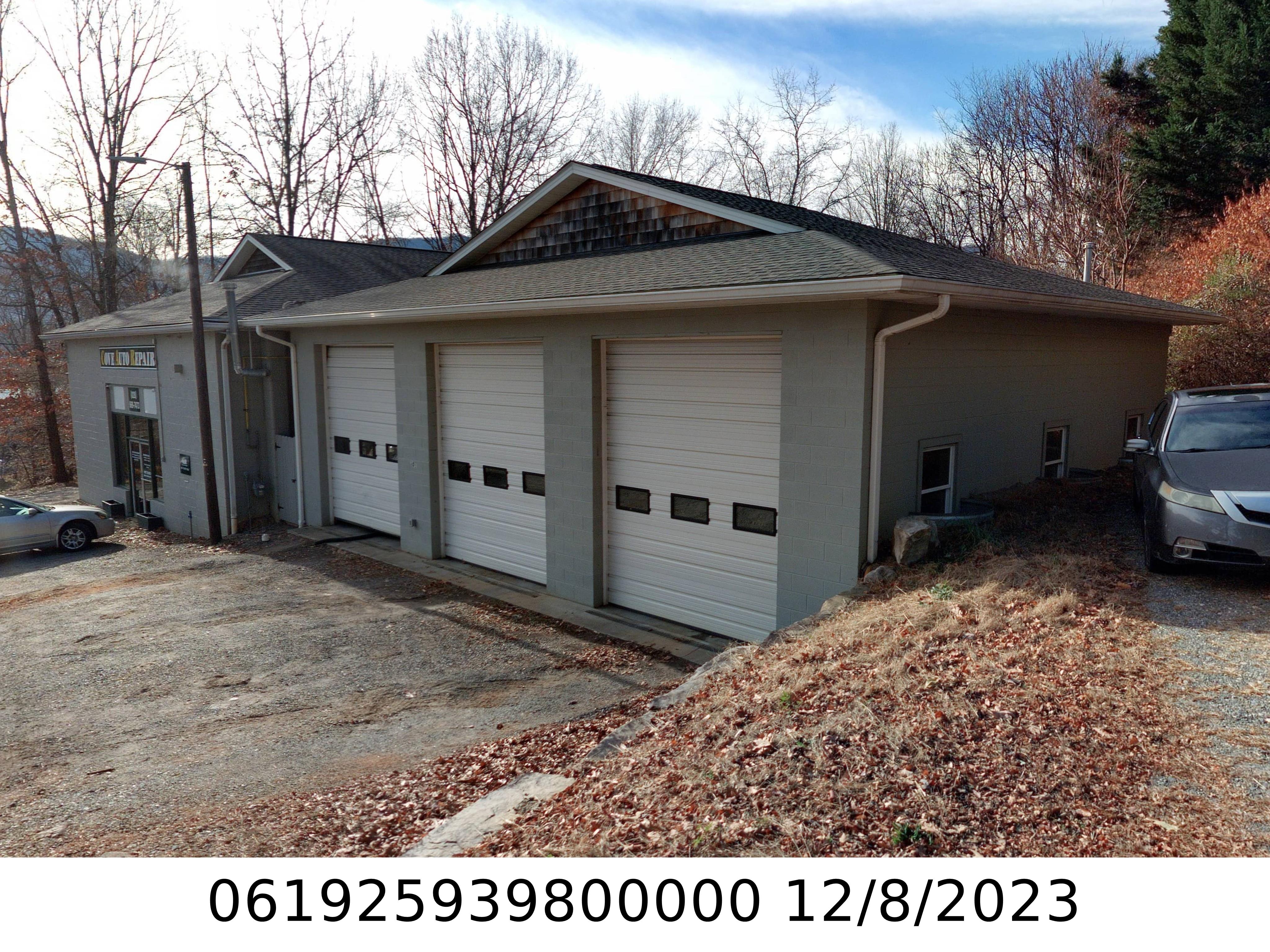 A picture of the property located at 101 S DOUGHERTY ST, BLACK MOUNTAIN NC 28711.