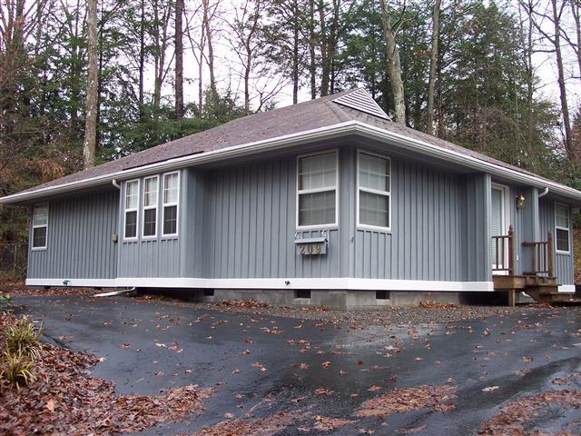 A picture of the property located at 209 S LAUREL CIR, BLACK MOUNTAIN NC 28711.