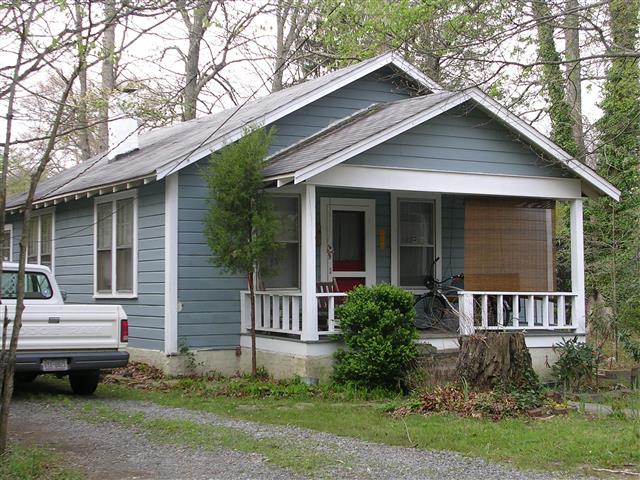 A picture of the property located at 101 LAUREL CIRCLE DR, BLACK MOUNTAIN NC 28711.