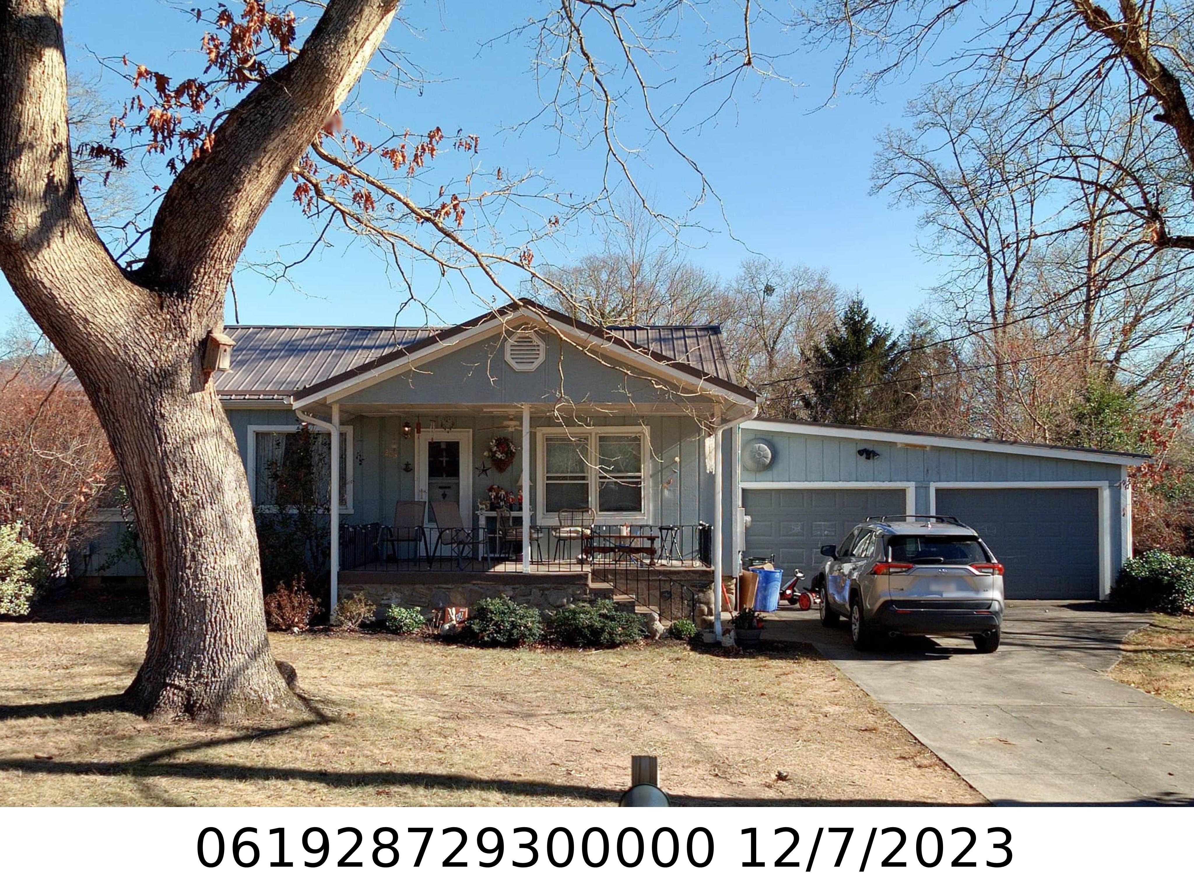 A picture of the property located at 206 MOUNTAIN ST, BLACK MOUNTAIN NC 28711.