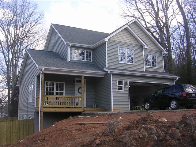 A picture of the property located at 135 NORTH FORK RD, BLACK MOUNTAIN NC 28711.