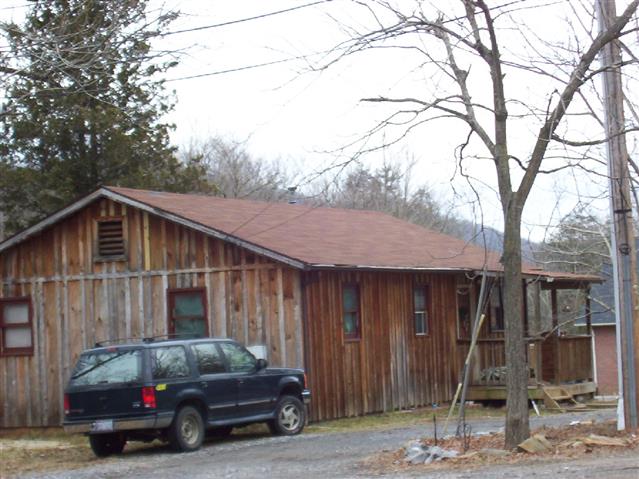 A picture of the property located at 124 NORTH FORK RD, BLACK MOUNTAIN NC 28711.