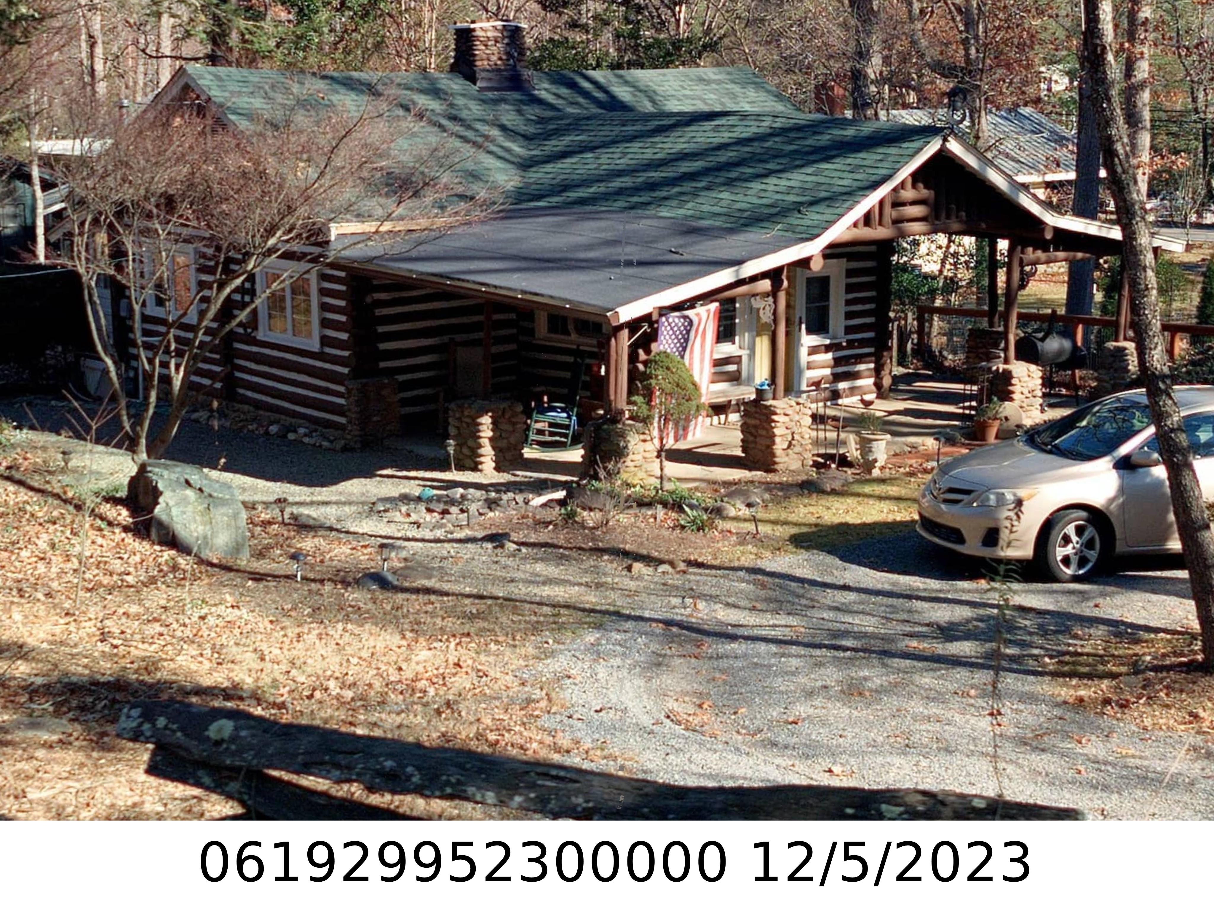 A picture of the property located at 104 NORTH FORK RD, BLACK MOUNTAIN NC 28711.