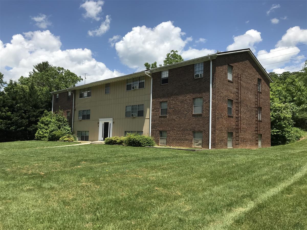 A picture of the property located at 100 DOGWOOD LN #A, BLACK MOUNTAIN NC 28711.