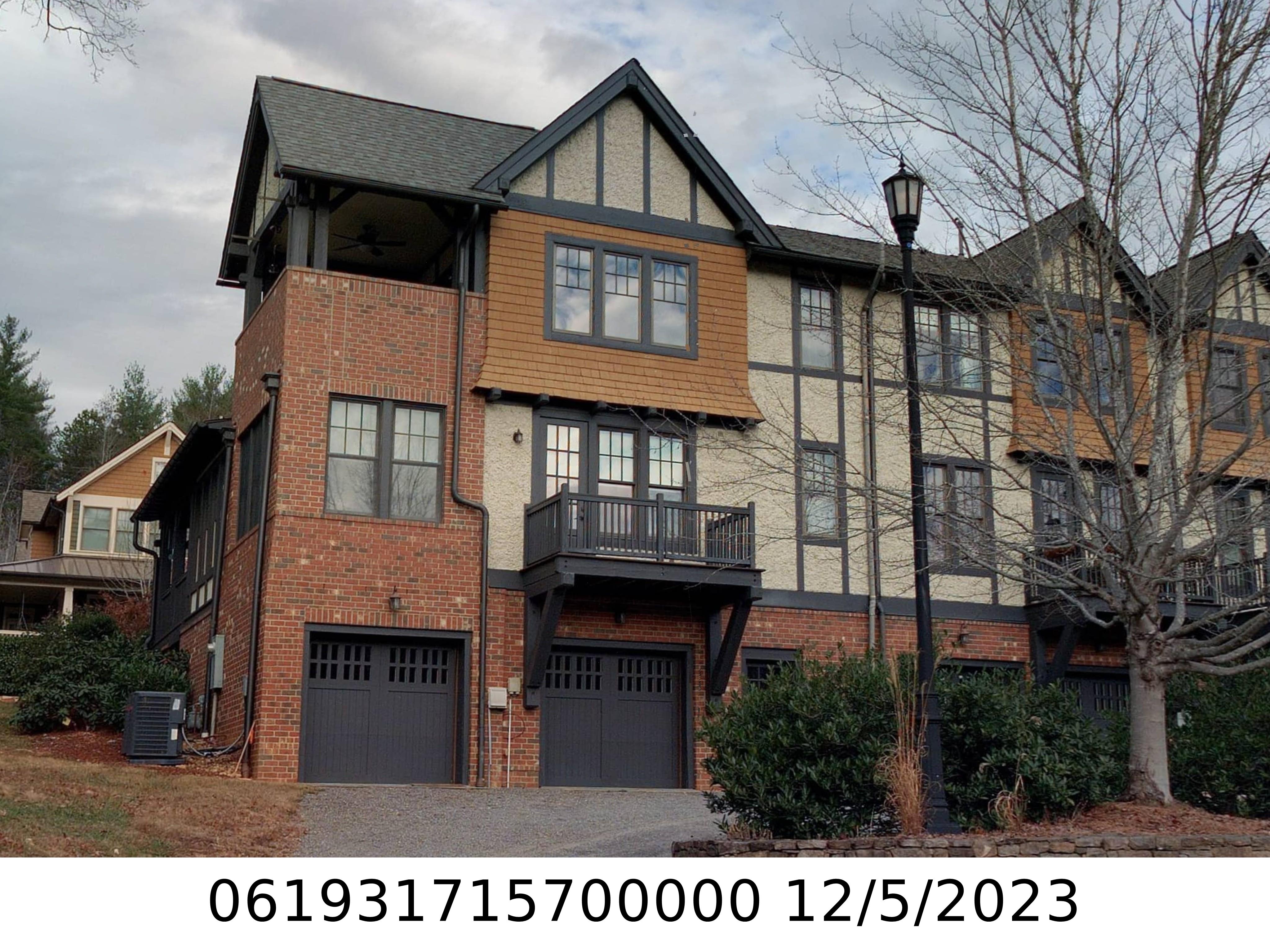 A picture of the property located at 1 FITZGERALD RD, BLACK MOUNTAIN NC 28711.