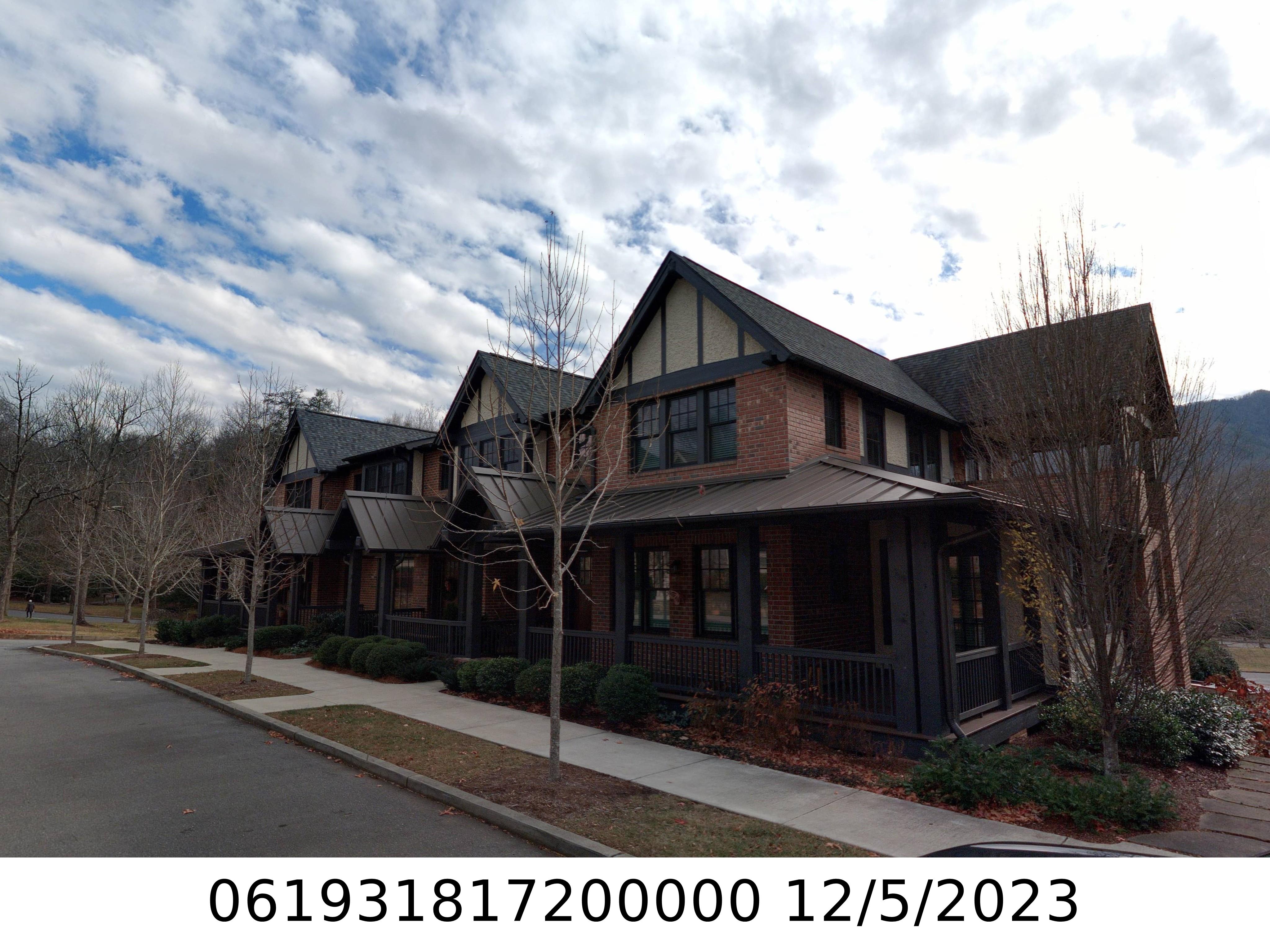 A picture of the property located at 11 FITZGERALD RD, BLACK MOUNTAIN NC 28711.